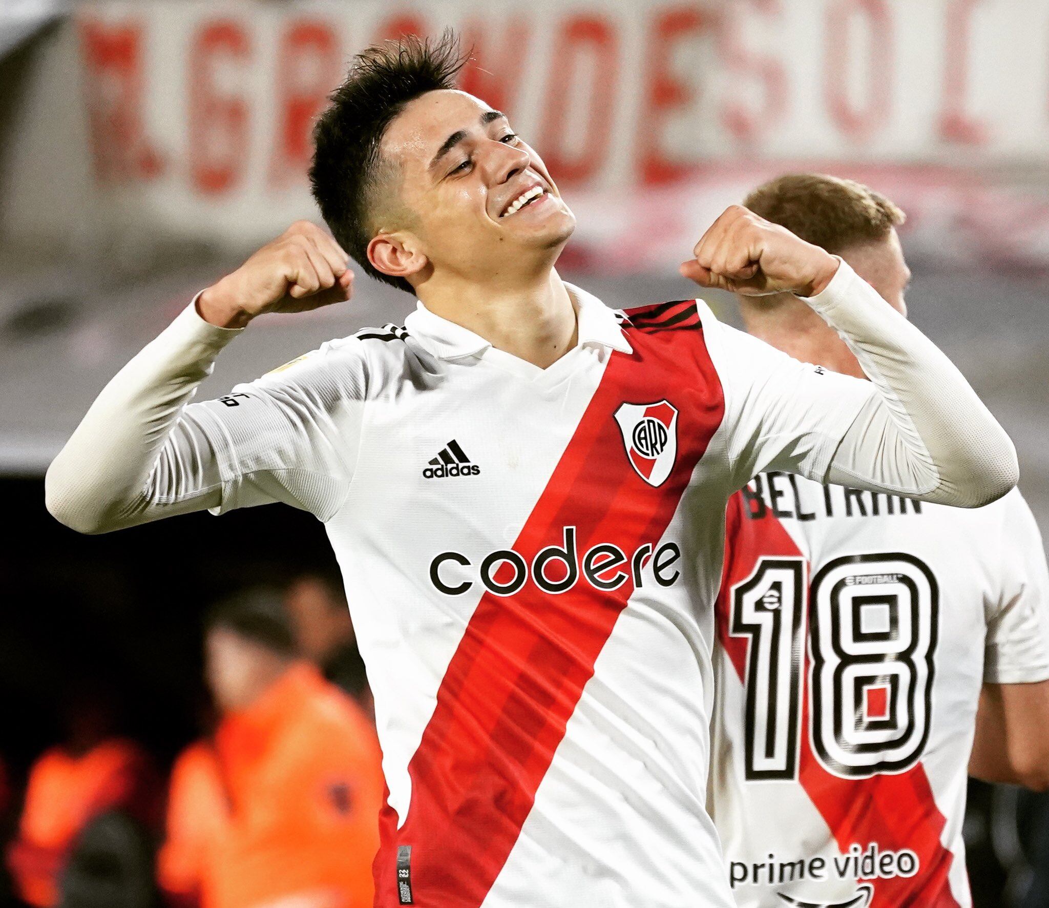 Pablo Solari, goleador de la noche.