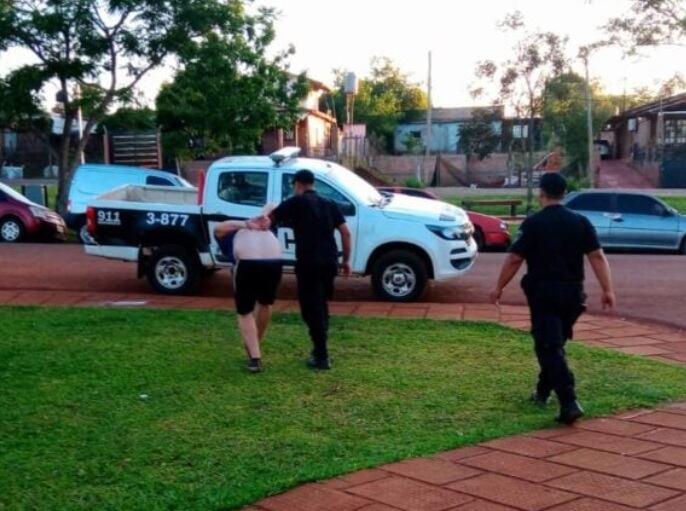 Puerto Rico: detienen a un individuo por atacar a una policía con un arma blanca.