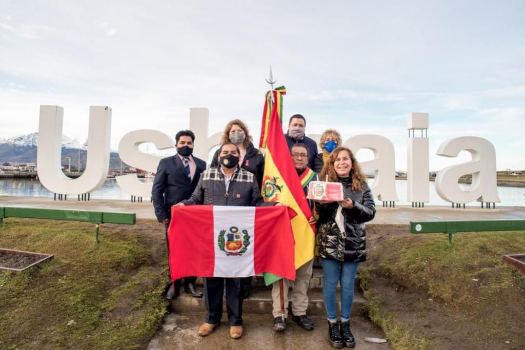 Yutrovic acompañó los actos por el Bicentenario de la Independencia de Perú