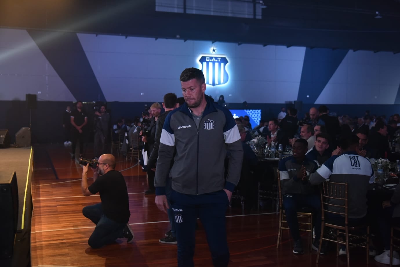 La gala de Talleres en barrio Jardín. Fotografías de la cena en la noche previa a los 110 años del club. (Facundo Luque / La Voz)