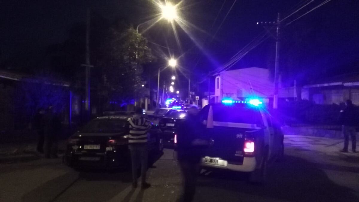 Balacera en zona noroeste de Rosario: una mujer muerta y su bebé de seis meses herido