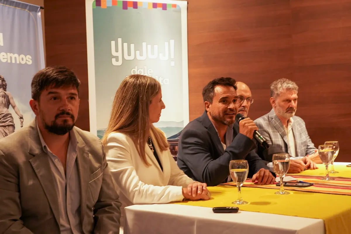 "El Tren Solar de la Quebrada va a marcar un antes y un después" en la actividad turística de la región NOA, auguró el ministro de Cultura y Turismo de Jujuy, Federico Posadas.