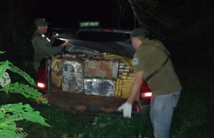 Secuestran millonario contrabando de marihuana en Caraguatay.