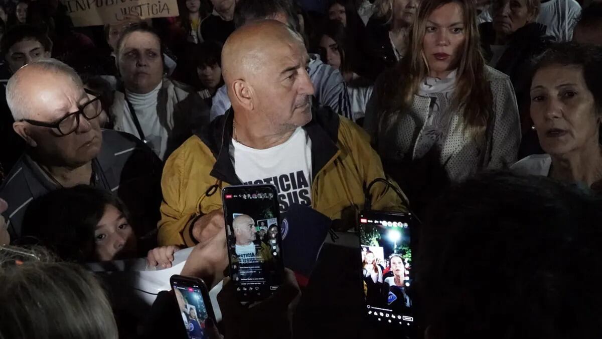 Multitudinaria marcha en General Cabreraen, en reclamo de justicia por Jesús Buffarini (Gentileza Andrés Oviedo / El Puntal)