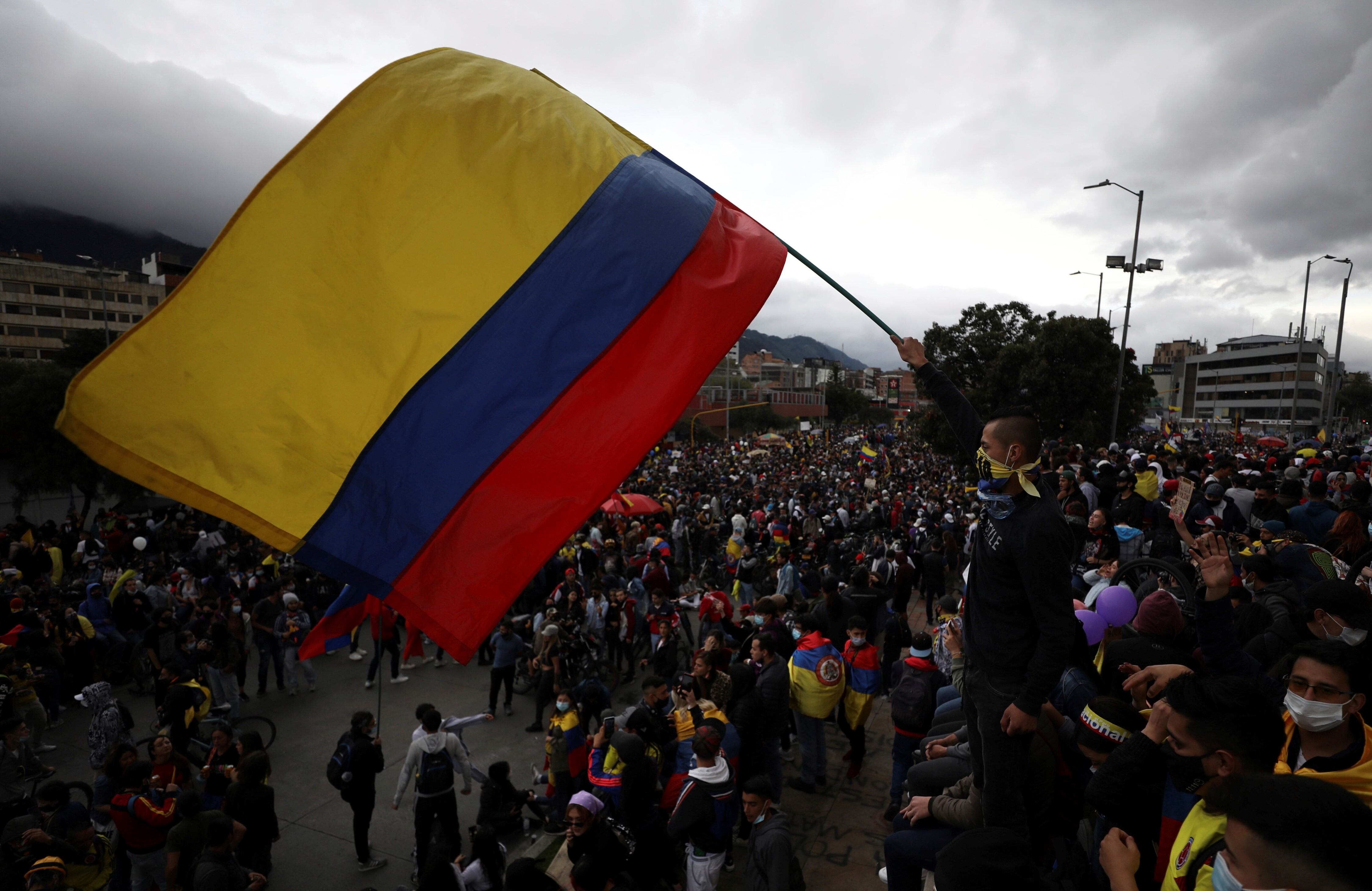 Una protesta contra el Gobierno de Iván Duque en Bogotá, Colombia. (AP).