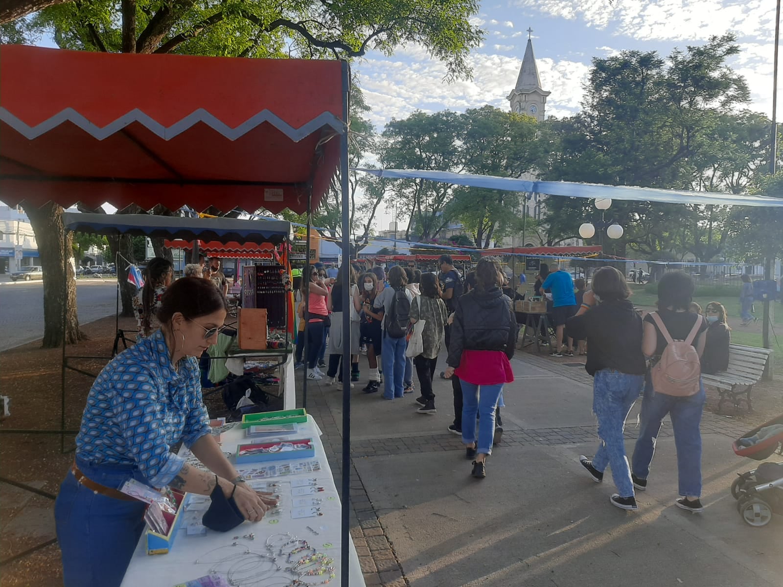 Feria en la marcha del orgullo en Rafaela