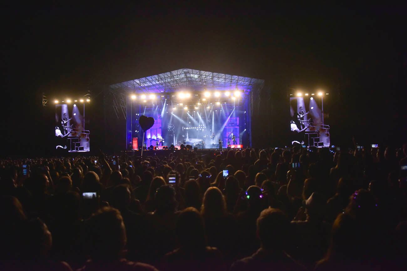 Ricardo Arjona en la cancha de Instituto (Facundo Luque / La Voz)