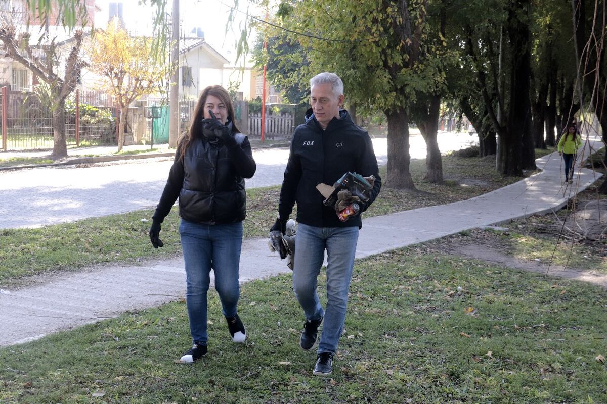 El Municipio y vecinos realizaron la primera jornada de limpieza en barrio Colinas