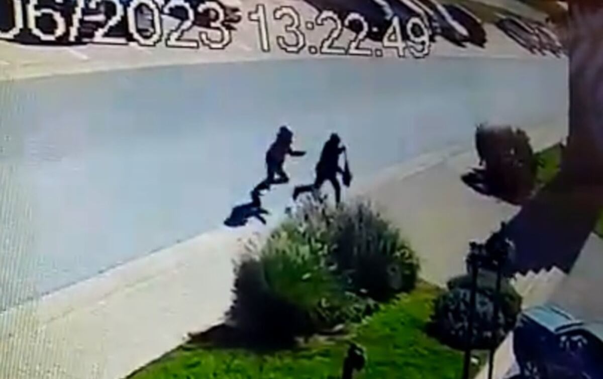 Córdoba: motochorros intentaron robarle, se resistió y vecinos lo ayudaron a reducir a los ladrones