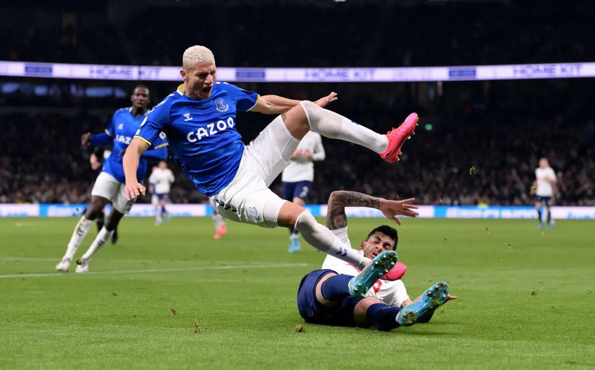 El Cuti Romero castigó al “villano” Richarlison: “Voy a la pelota”