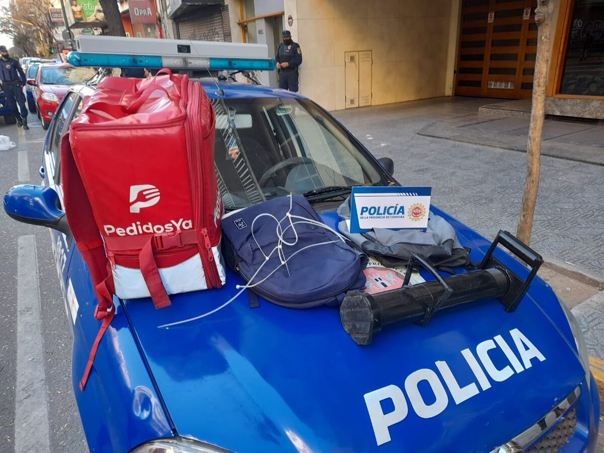 Inseguridad en Córdoba: llevaba un arma en mochila de delivery