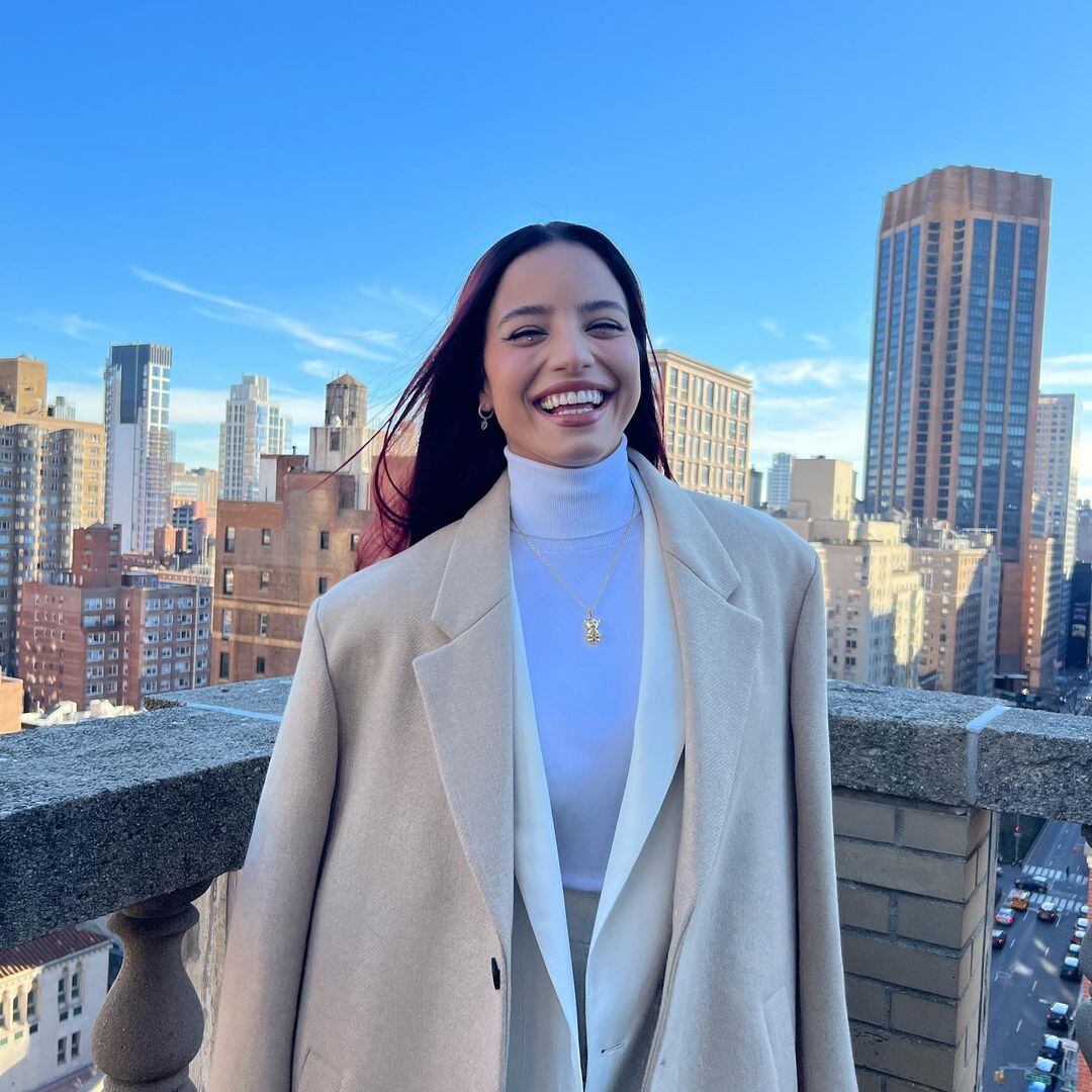 Emilia Mernes y un increíble look en tonos pastel en la Semana de la Moda de Nueva York