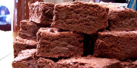 Los brownies fueron ingeridos antes de entrar a clase y, una vez en el aula, varios alumnos comenzaron a sentirse mal y a descomponerse. 