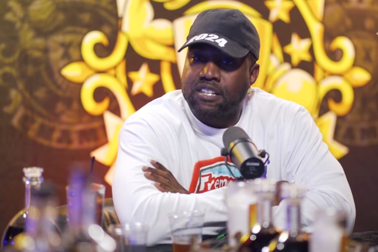 Kanye West en el podcast "Drink Champs" de Revolt TV (Captura de pantalla)