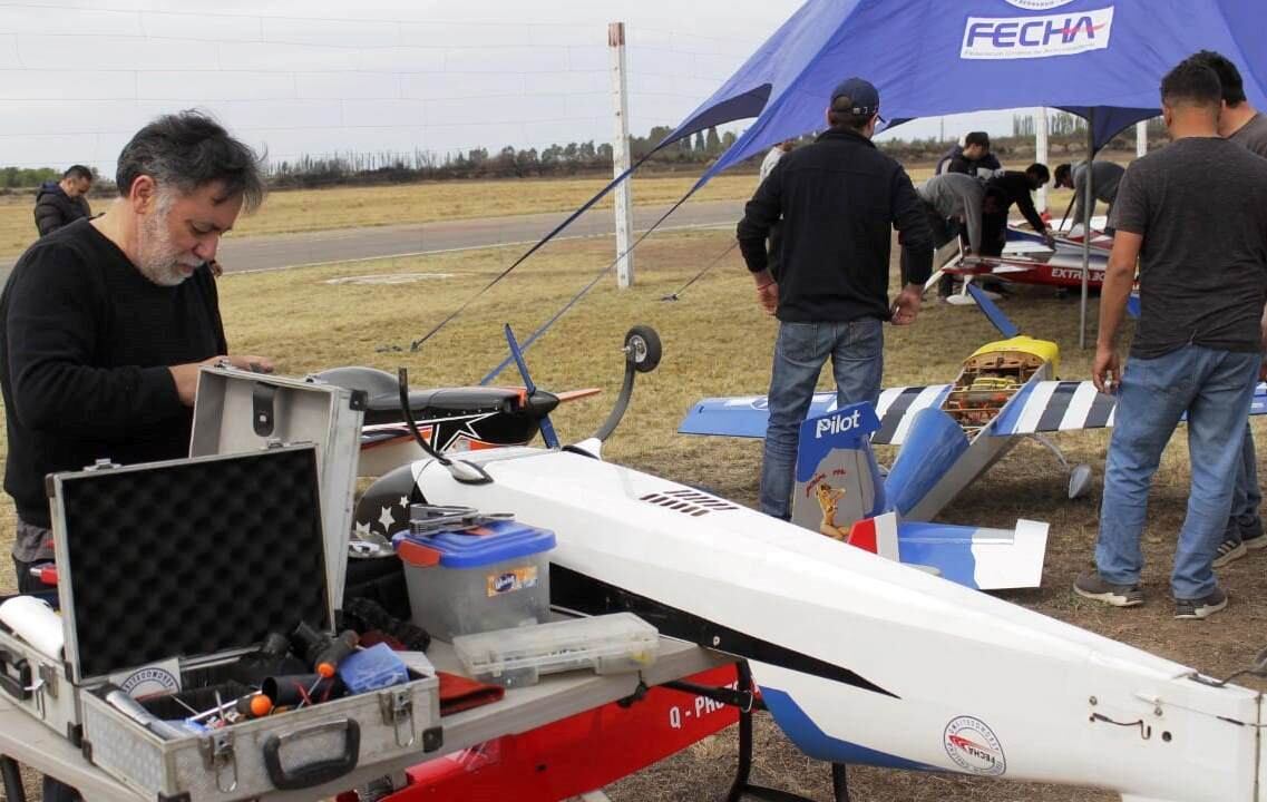 En Alvear se reunieron los fanáticos del aeromodelismo en lo que fue la primera fecha del campeonato Argentino IMAC.