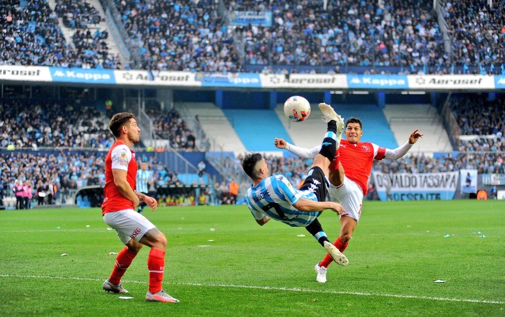 Hauche marcó un golazo de chilena