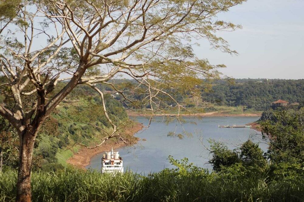 Por la bajante del Iguazú, otra vez la ciudad con problemas de agua