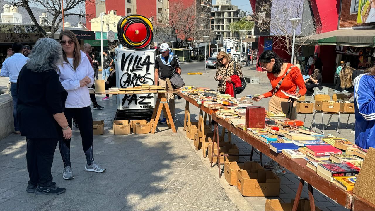 Feria del Libro en zona céntrica.