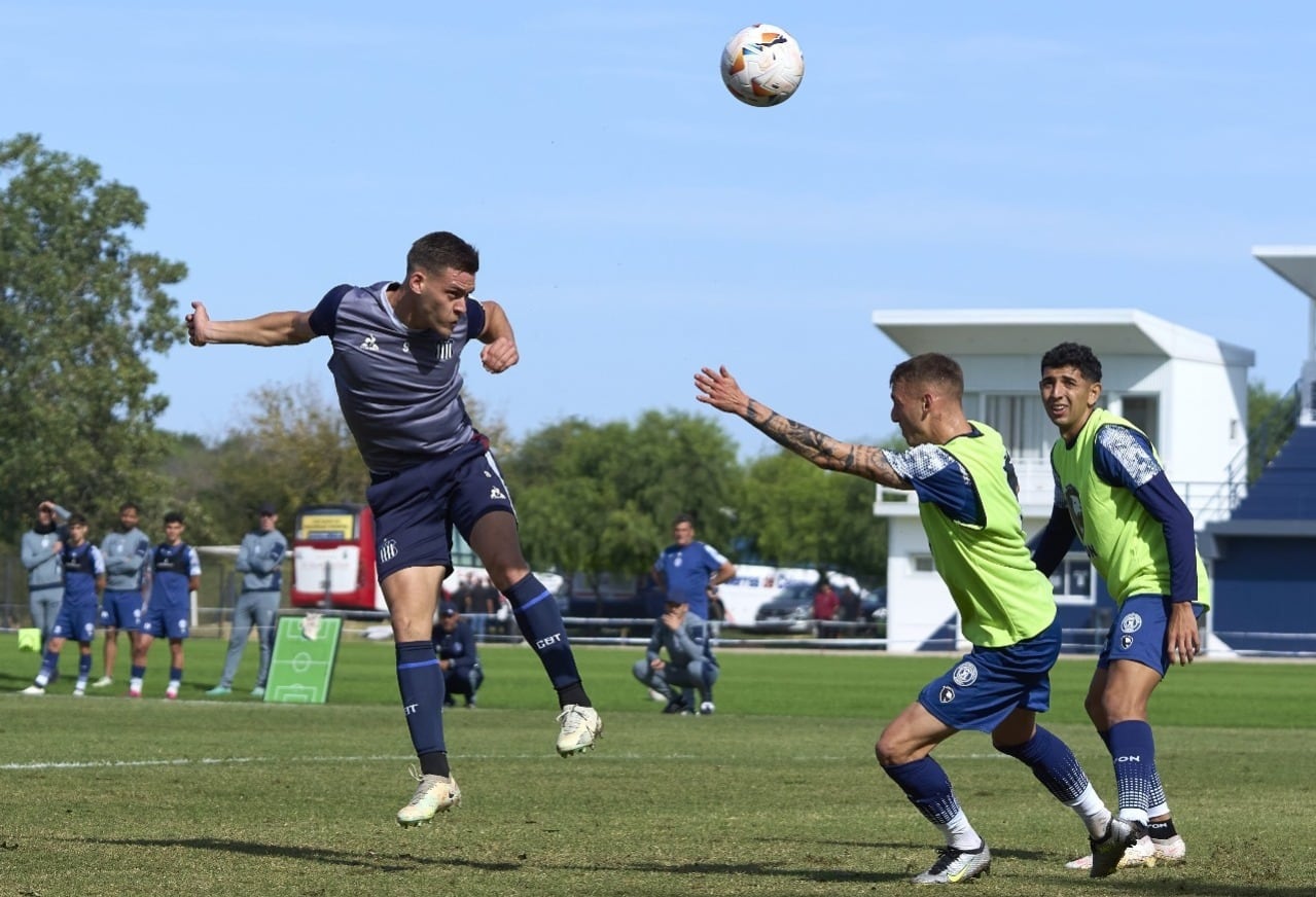 Amistoso de Talleres, antes de Barcelona por Libertadores. La "T" arrancó, este martes por la mañana, con un ensayo ante Independiente Rivadavia de Mendoza, en el CARD. A puertas cerradas. (Prensa Talleres)