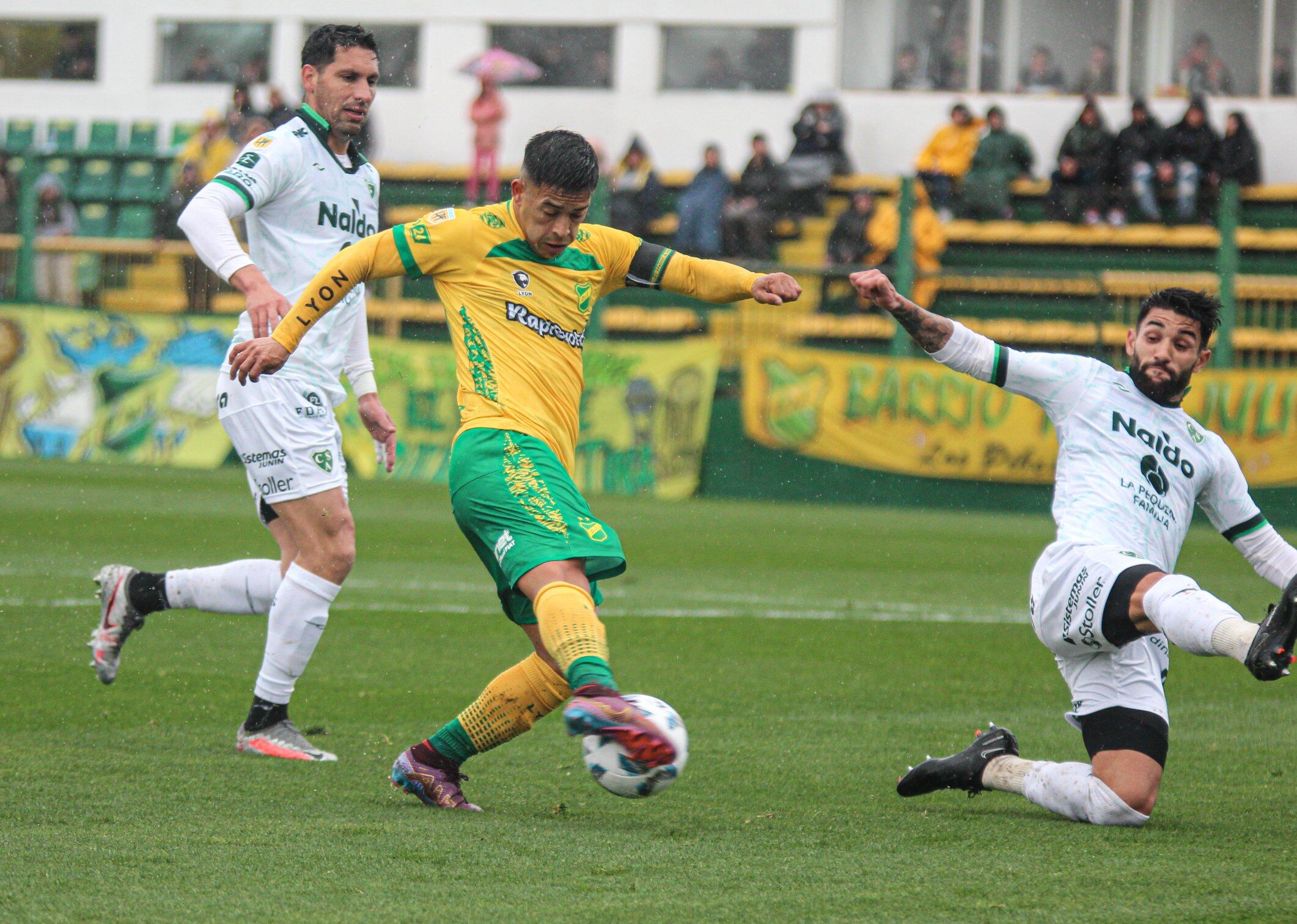 Defensa y Justicia y Sarmiento de Junín igualaron sin goles por la tercera fecha de la Copa de la Liga. (@ClubDefensayJus)