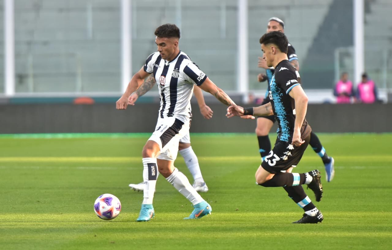 Talleres recibió a Racing por la fecha 15 de la Liga Profesional en el estadio Mario Alberto Kempes. (Facundo Luque / La Voz)