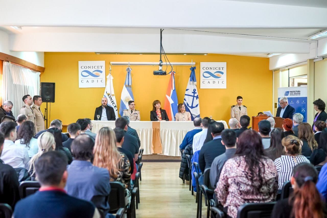 Acto de la escuela de Formación y Capacitación de la Marina Mercante Ushuaia