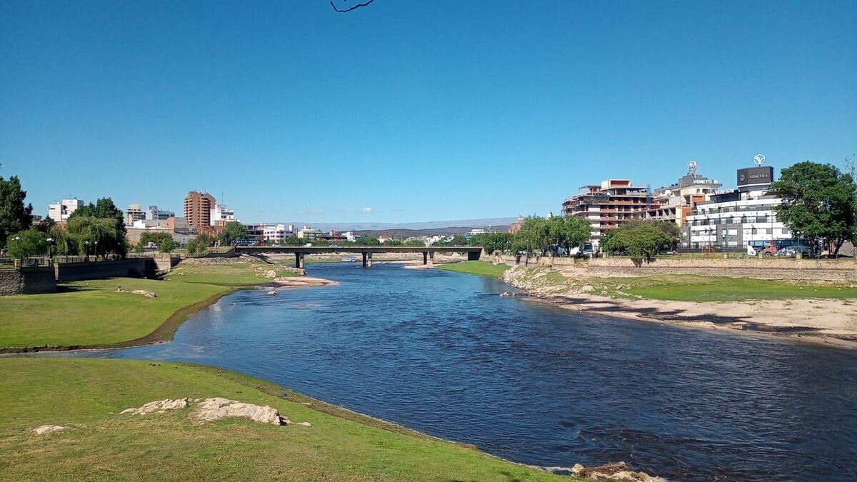 Lluvias en las Altas Cumbres: un metro de agua ingresó al río San Antonio y aporta caudal al lago San Roque