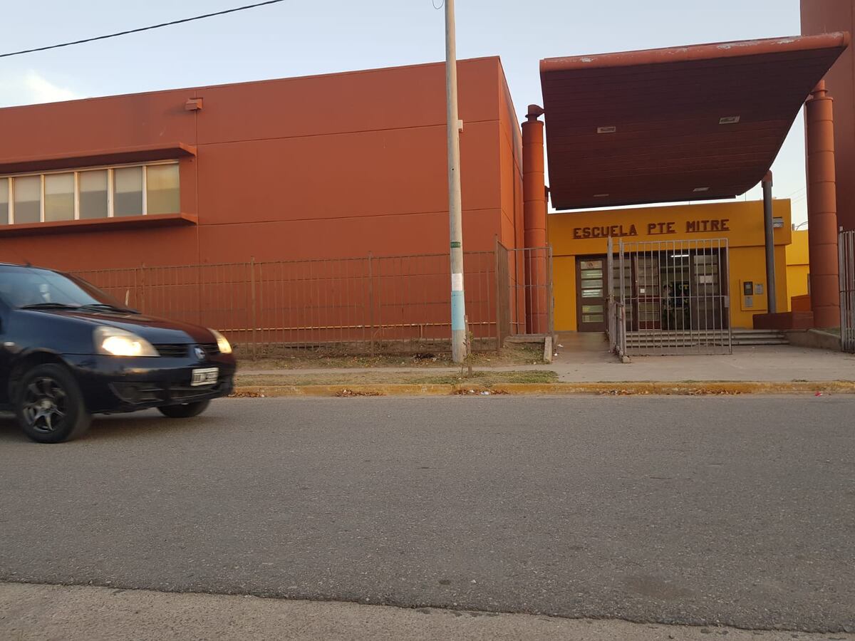 Río Tercero: chocó a un niño que salía del colegio y huyó