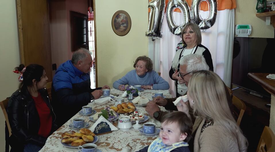 Elena Martínez cumplió 100 años y compartió sus secretos.