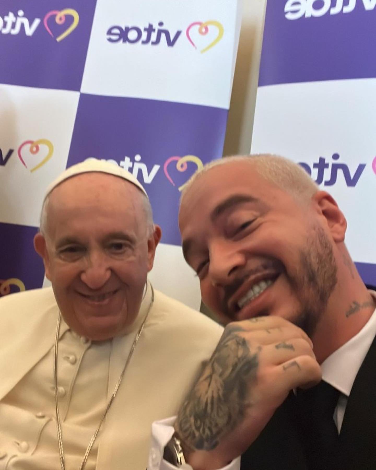 J Balvin y el Papa Francisco