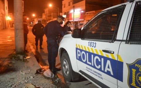 Un nene de 10 años fue en moto a una Comisaría, alertó que su madre era golpeada y evitó que su padre la asesinara.