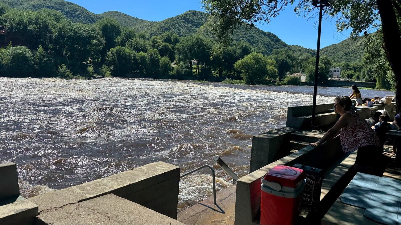 Crecida de los ríos en las sierras de Córdoba.(La Voz)