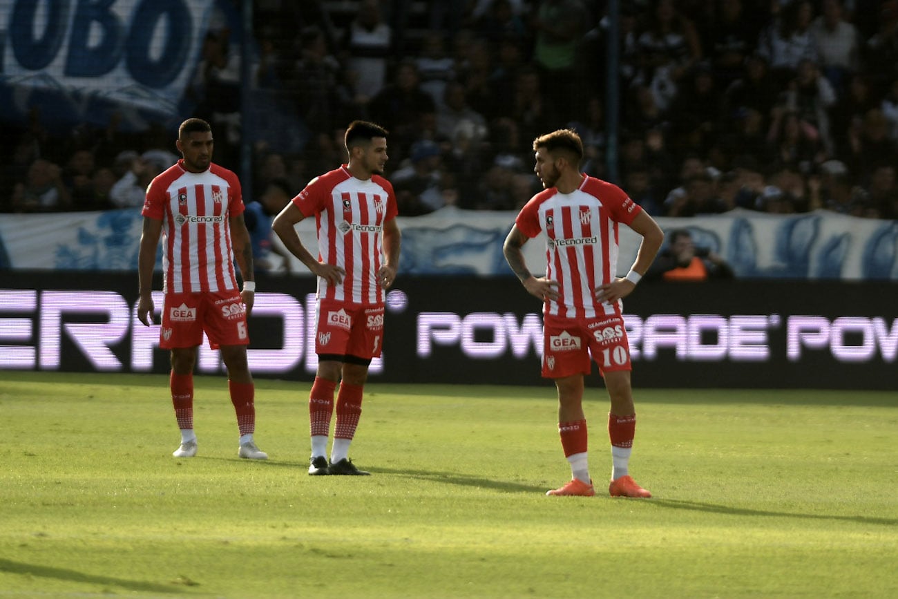 Instituto sufrió su primera caída en el campeonato este viernes y fue 2-0 ante Gimnasia en La Plata en el encuentro que inició la cuarta jornada de la Liga Profesional de Fútbol.  (Federico López Claro / La Voz)