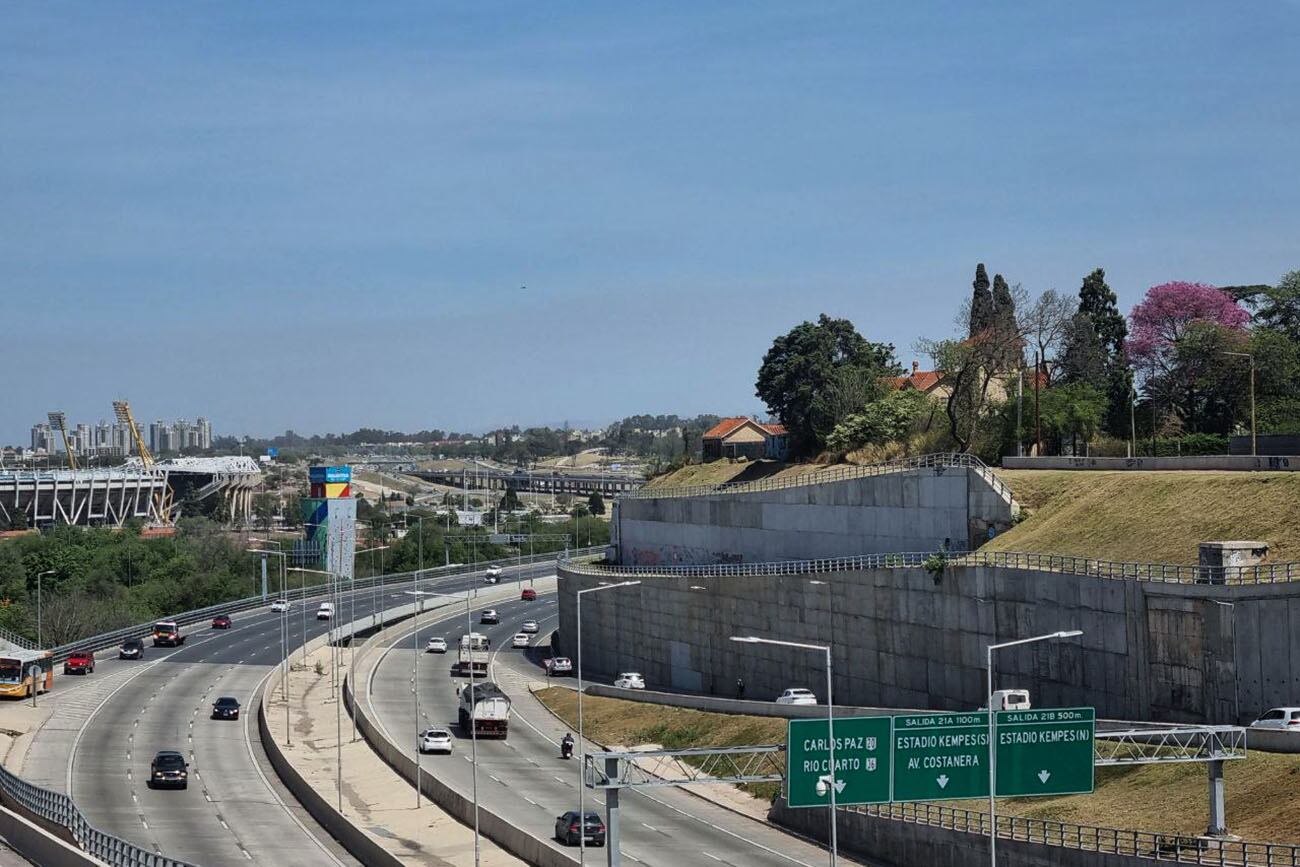 El suceso acaeció el lunes por la noche en la intersección de la avenida Circunvalación y la Fuerza Aérea de la ciudad de Córdoba.