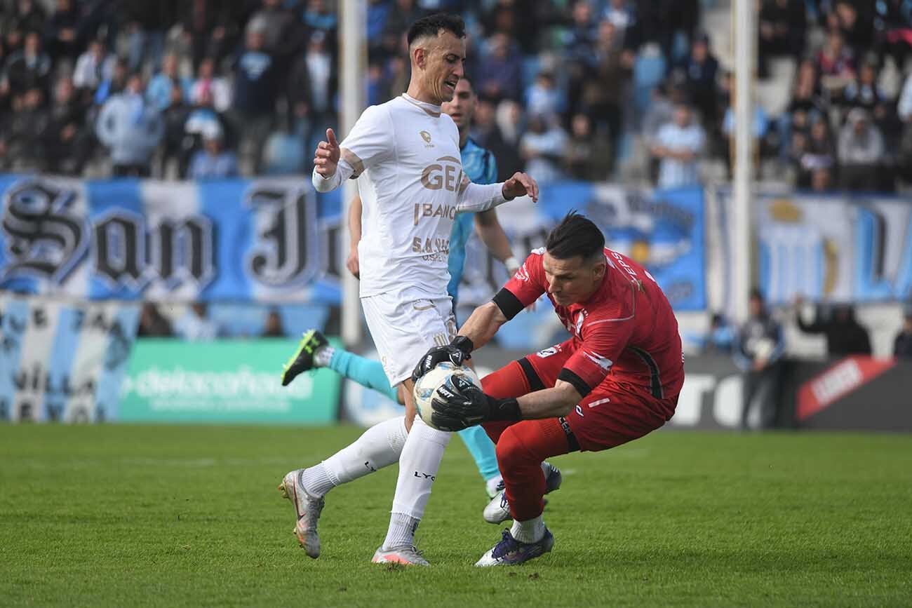 Racing perdió por 2-1 frente a Guillermo Brown de puerto Madryn
( Ramiro Pereyra /La Voz)
