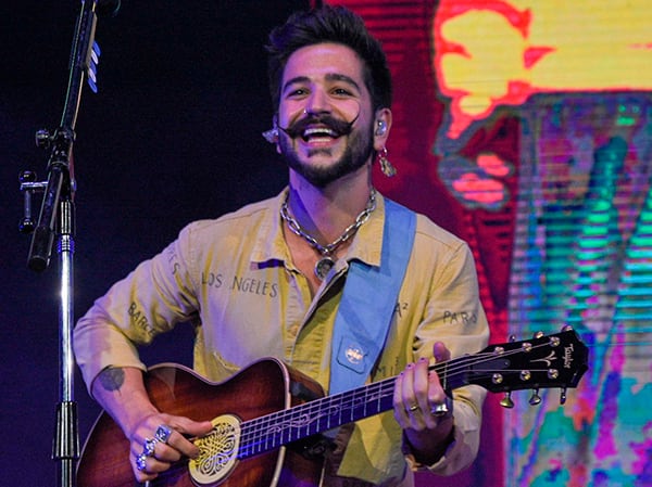 Camilo tuvo el primero de sus cinco shows ante un Luna Park colmado .