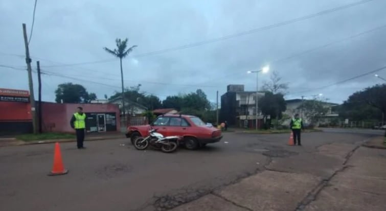 Oberá: accidente vial dejó a un motociclista herido de gravedad.