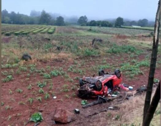 Accidente vial en Panambí dejó a un automovilista herido.