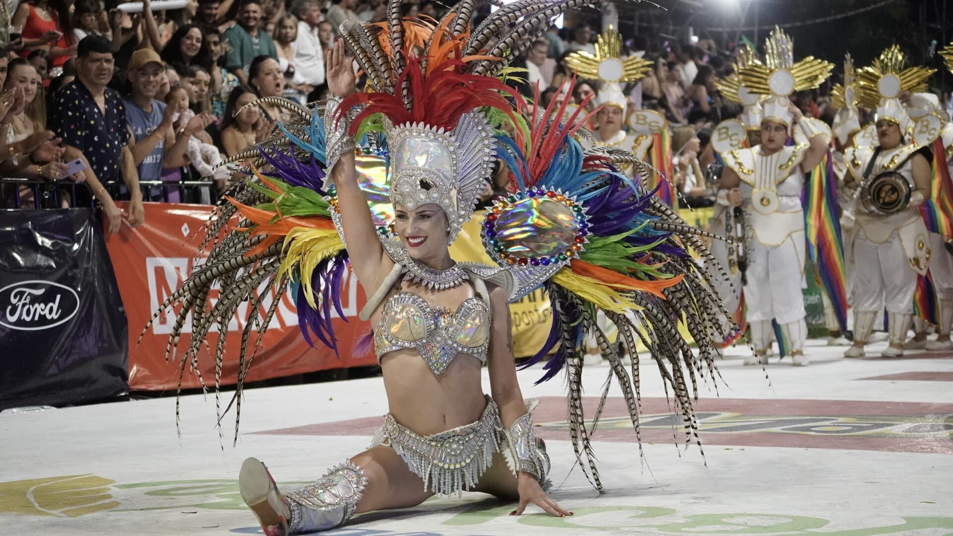 UNA NOCHE INOLVIDABLE: EL CARNAVAL DE CONCORDIA SE DESPIDIÓ A LO GRANDE