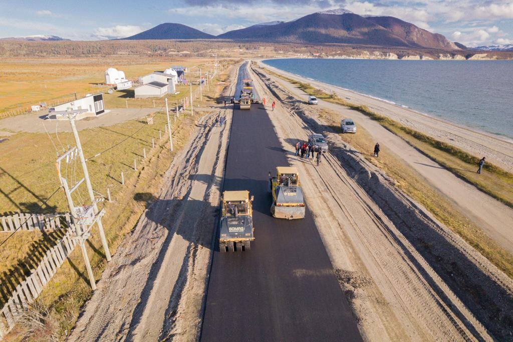 Autoridades de Vialidad Nacional recorrieron la obra de pavimentación de la ruta Nº1