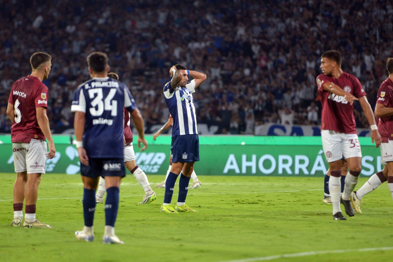 Debut de Bebelo Reynoso en Talleres contra Lanús en el Kempes. Foto Javier Ferreyra / La Voz