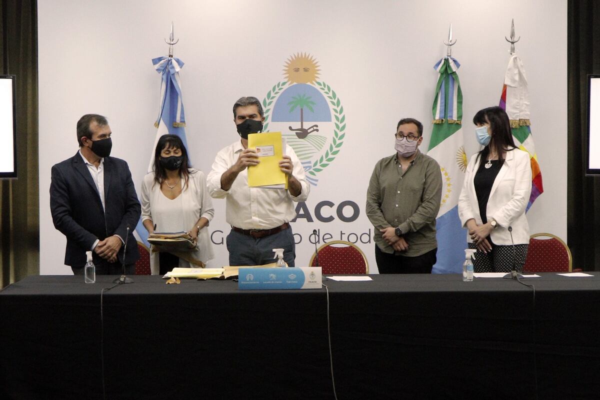 Chaco: Capitanich anunció aumentos al personal de salud en reconocimiento a su labor durante la pandemia