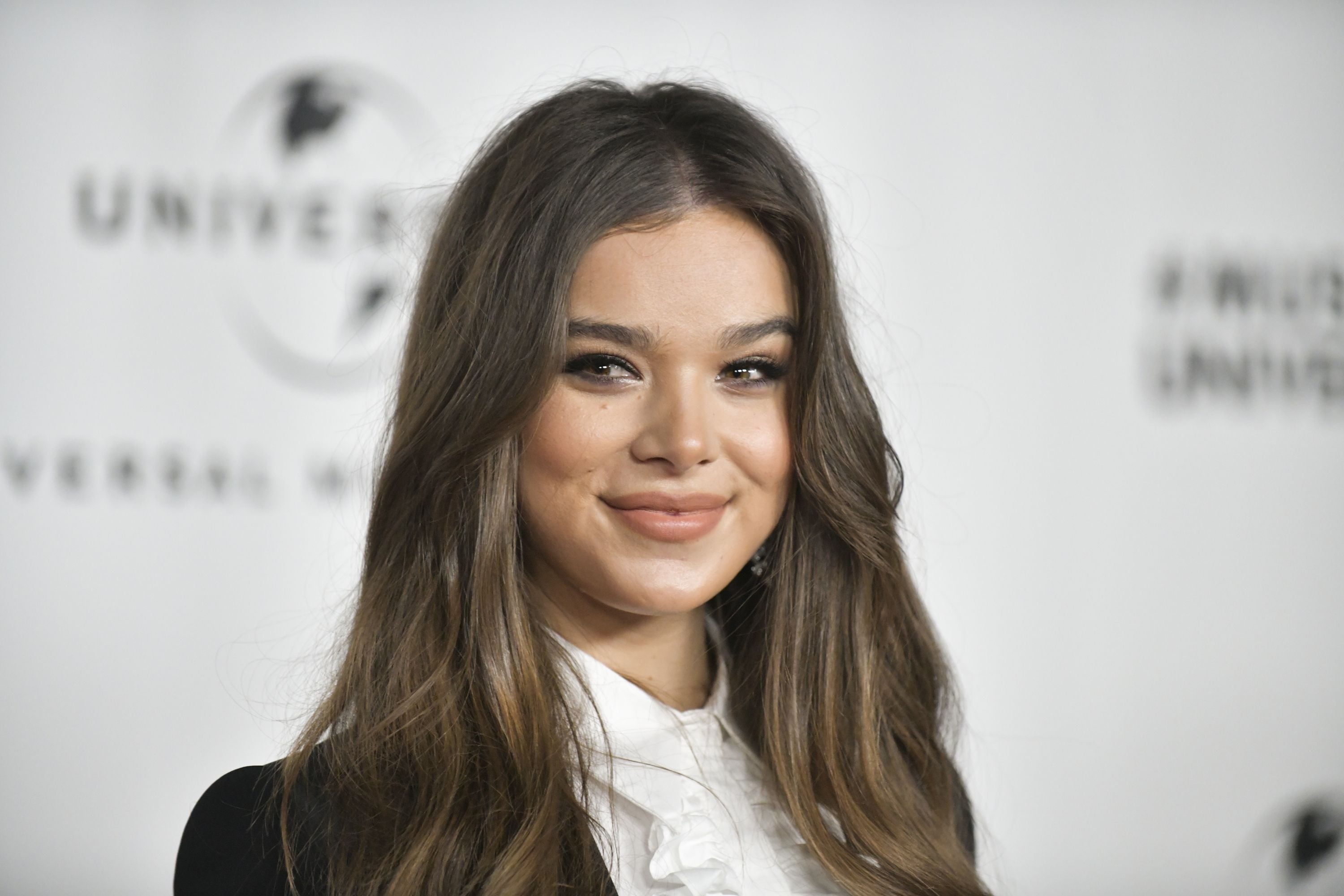 Hailee Steinfeld.