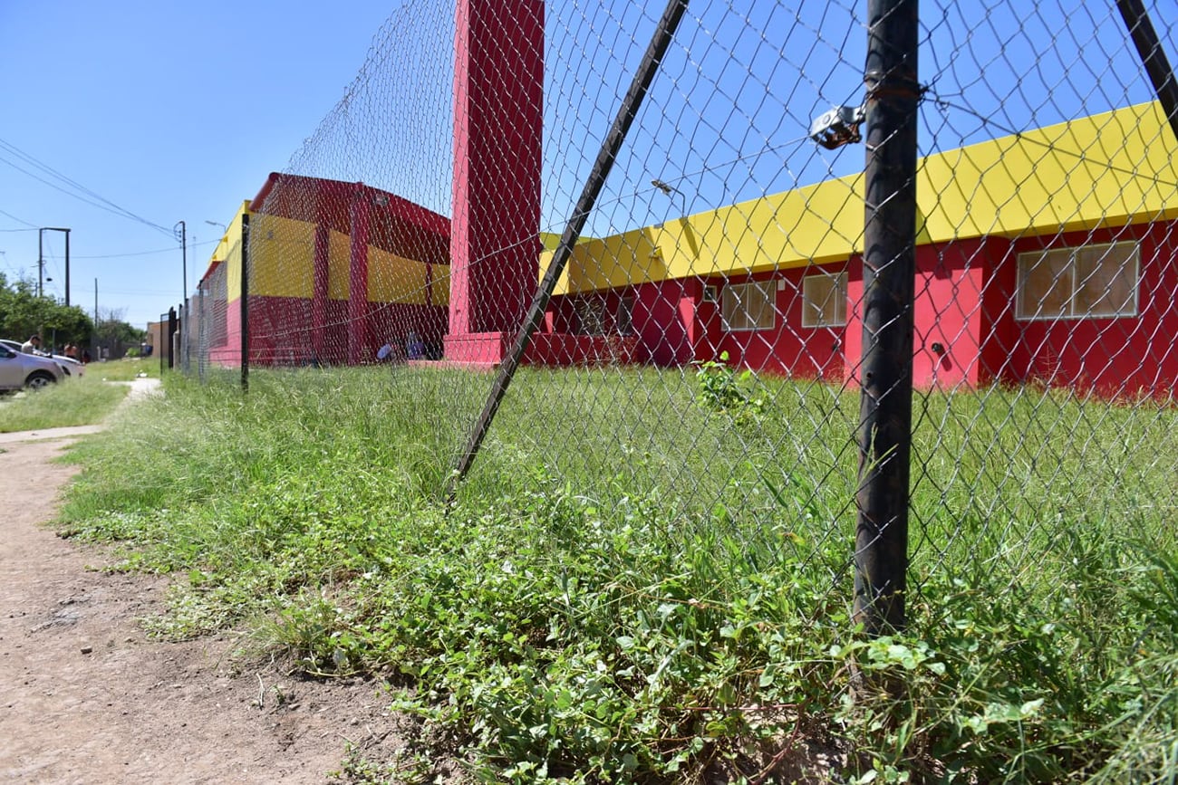 La Escuela Paulino Frances, de barrio Ampliación Ferreyra, no tiene clases por un brote de dengue.