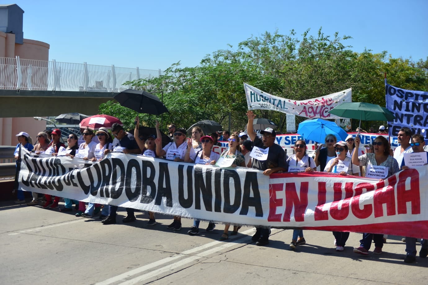 Profesionales de la Salud reclaman por mejoras salariales.