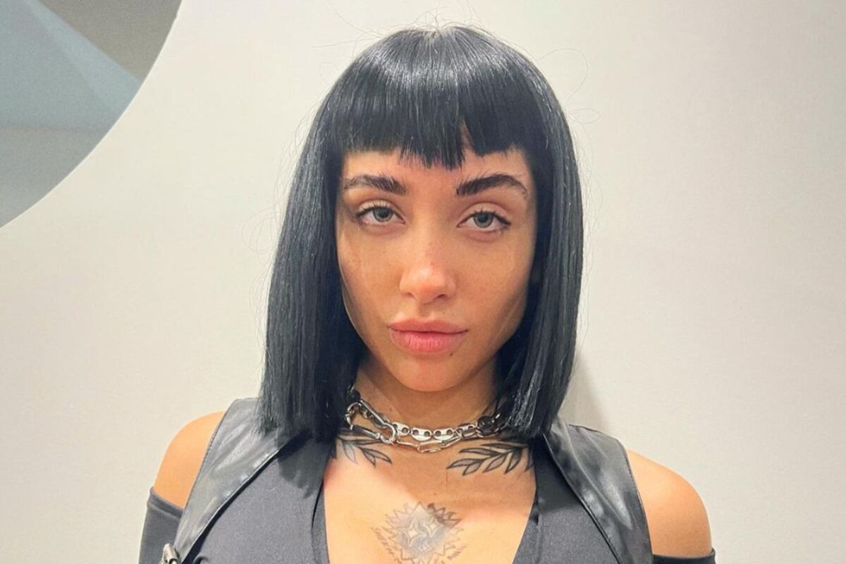 Todos los cambios de look de María Becerra: del pelo violeta al flequillo de "Automático"