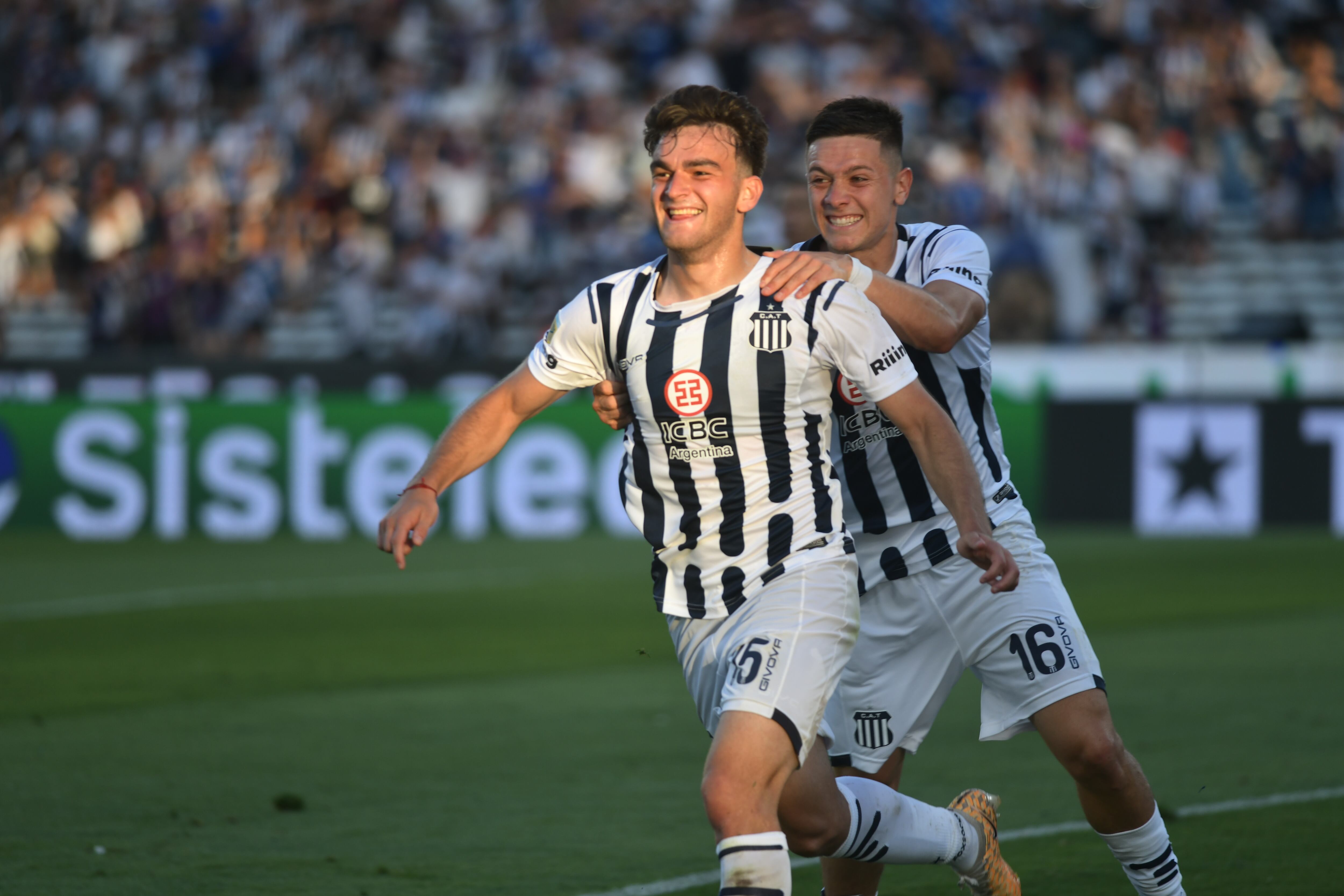 Talleres le ganó a Independiente (Ramiro Pereira / La Voz)