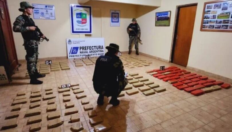 Jardín América: secuestran marihuana de contrabando.