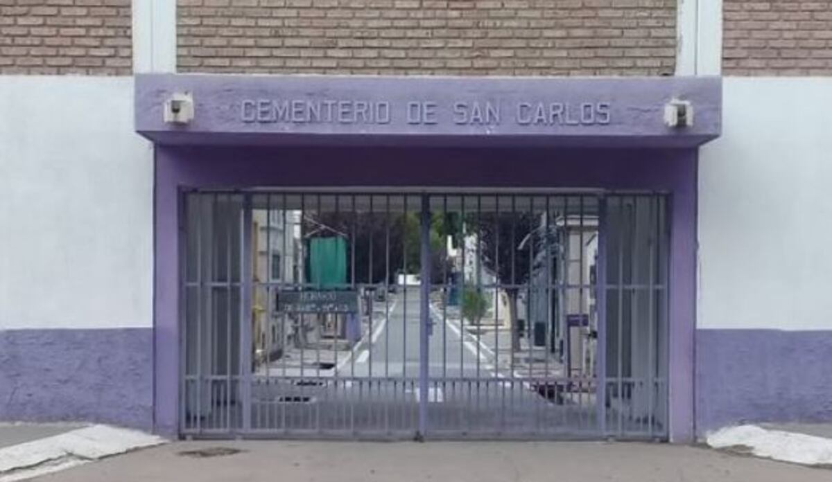 Misterio en un cementerio mendocino: se le cayó la pelota adentro, la fue a buscar y nunca salió