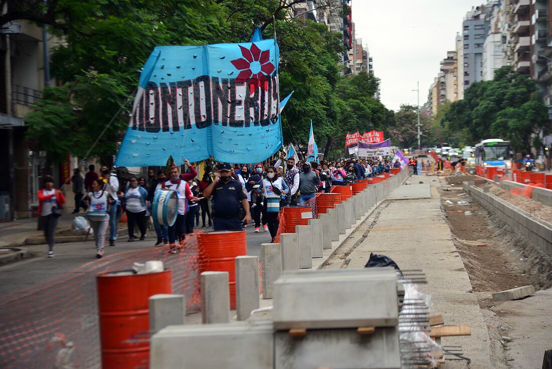 Movimientos piqueteros marchan al Centro Cívico. (Pedro Castillo / La Voz)